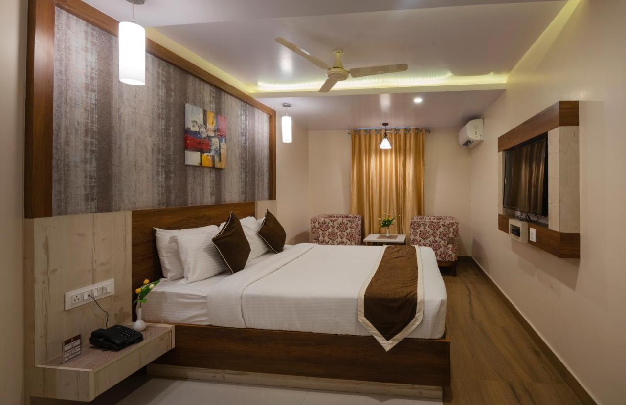 Hotel Monarch International Bangalore Exterior foto