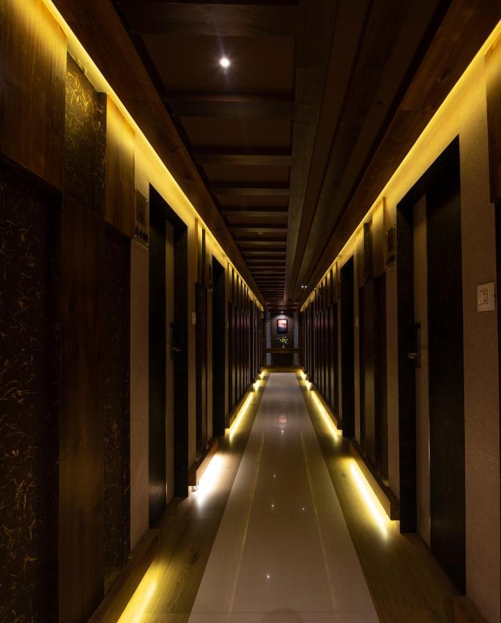 Hotel Monarch International Bangalore Exterior foto